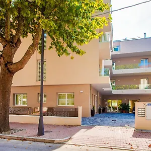 Sansabai Aparthotel