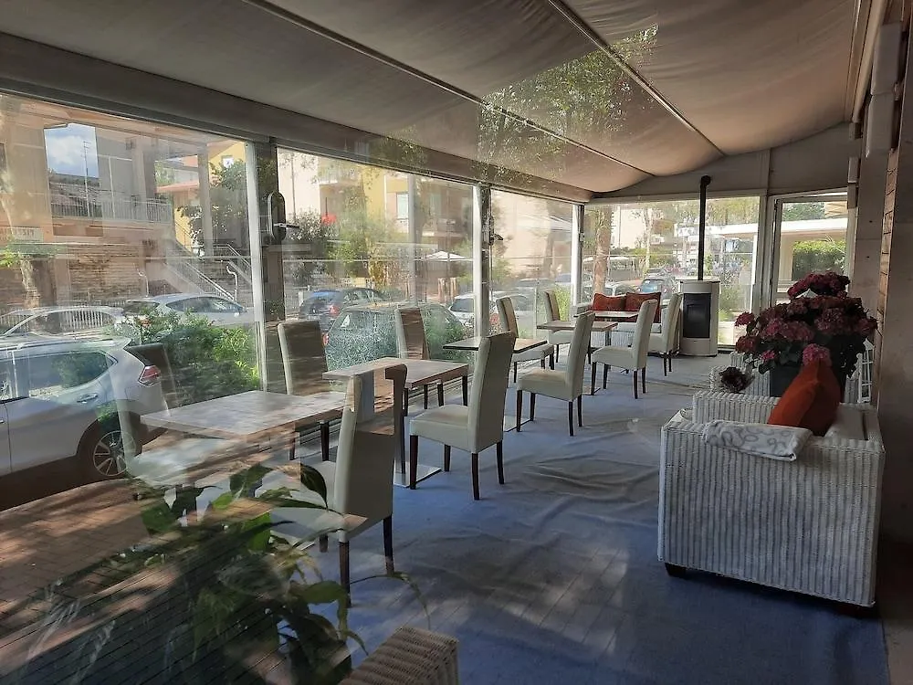 Maison Hotel Lalla Cesenatico 4*,  Italy