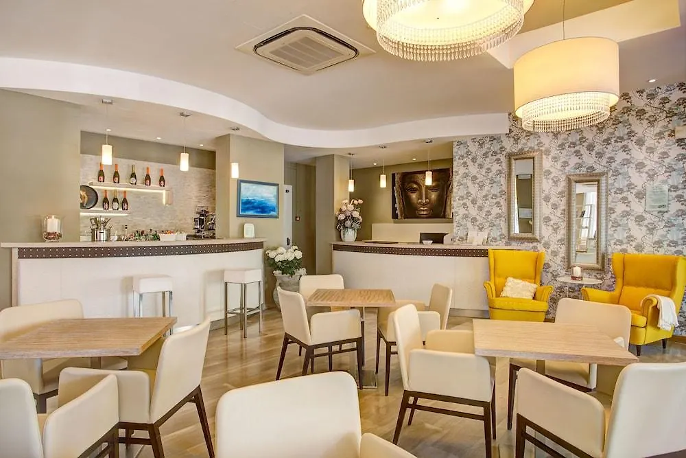 Maison Hotel Lalla Cesenatico