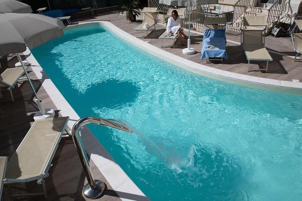 Maison Hotel Lalla Cesenatico 4*,  Italy